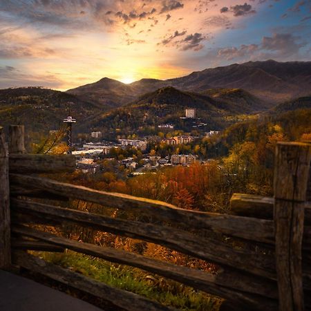 Four Bears Den, Hot Tub, 1089 Of Free Attraction Tickets For Each Paid Day, Dollywood And More Gatlinburg Zewnętrze zdjęcie