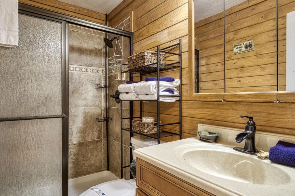 Four Bears Den, Hot Tub, 1089 Of Free Attraction Tickets For Each Paid Day, Dollywood And More Gatlinburg Zewnętrze zdjęcie