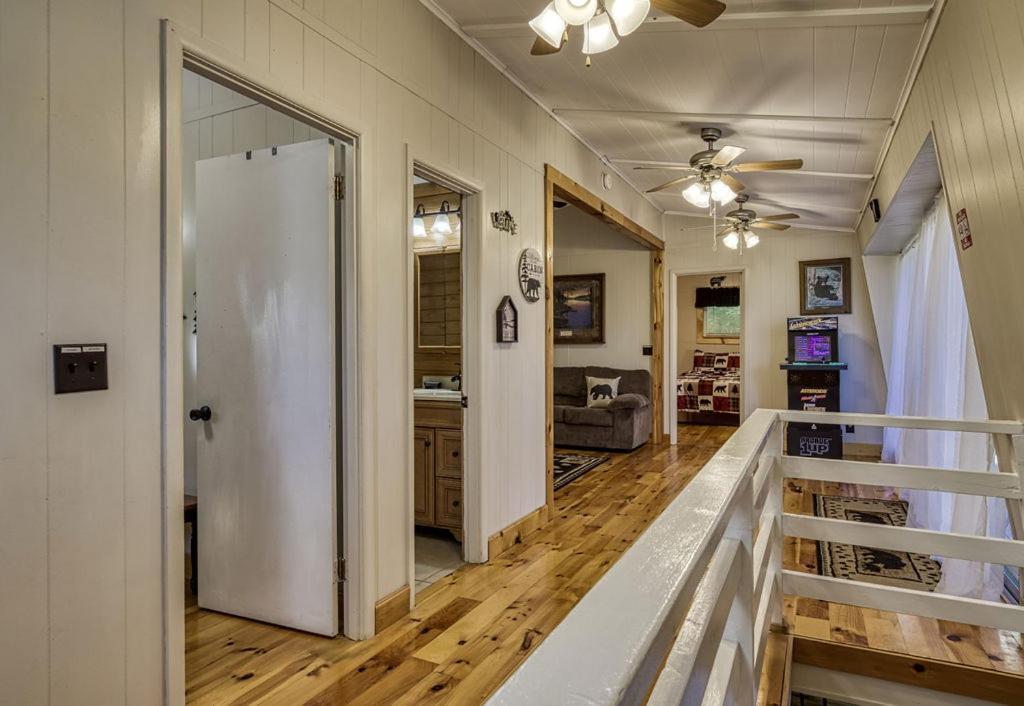 Four Bears Den, Hot Tub, 1089 Of Free Attraction Tickets For Each Paid Day, Dollywood And More Gatlinburg Zewnętrze zdjęcie