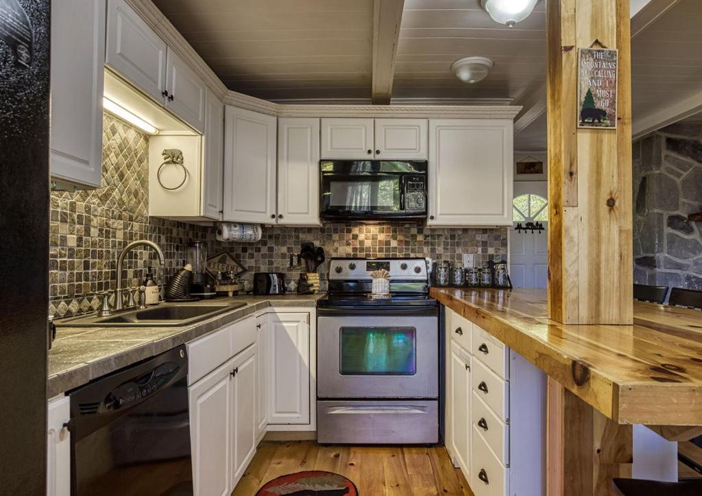 Four Bears Den, Hot Tub, 1089 Of Free Attraction Tickets For Each Paid Day, Dollywood And More Gatlinburg Zewnętrze zdjęcie