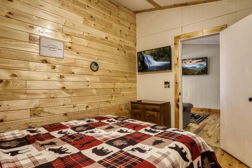 Four Bears Den, Hot Tub, 1089 Of Free Attraction Tickets For Each Paid Day, Dollywood And More Gatlinburg Zewnętrze zdjęcie