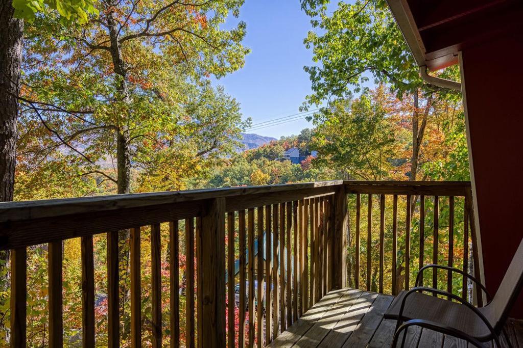 Four Bears Den, Hot Tub, 1089 Of Free Attraction Tickets For Each Paid Day, Dollywood And More Gatlinburg Zewnętrze zdjęcie
